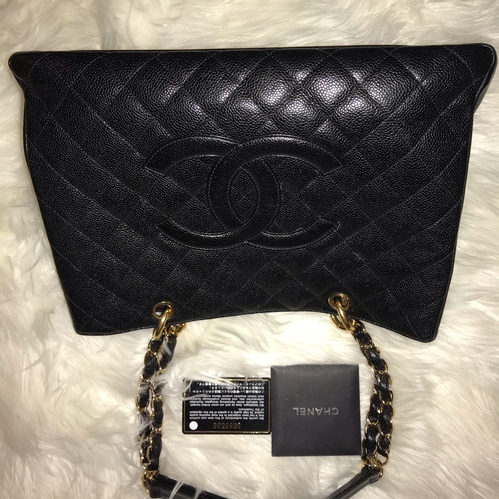 Authentic Chanel large GST - Picture 3 of 8